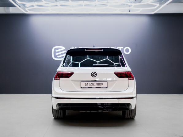 Volkswagen Tiguan II с пробегом 2019 года, цена 3 473 000 рублей, 73000 км, внедорожник, Автокод Объявления