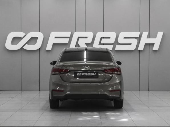Hyundai Solaris II с пробегом 2018 года, цена 1 419 000 рублей, 143860 км, седан, Автокод Объявления