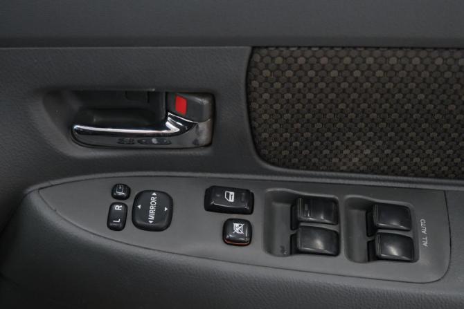Toyota Raum II с пробегом 2009 года, цена 999 000 рублей, 118533 км, компактвэн, Автокод Объявления