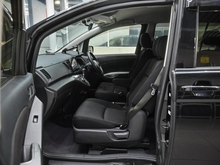 Toyota ISis I Рестайлинг Челябинск  - изображение 28