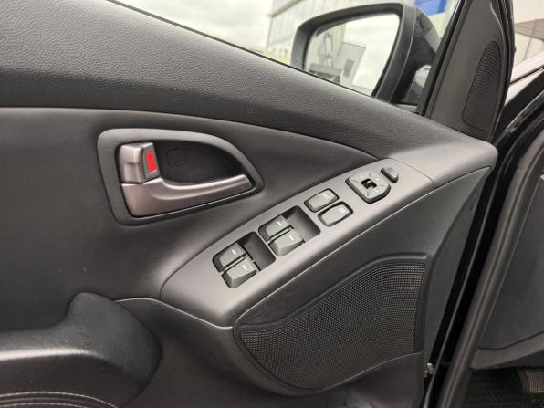 Hyundai ix35 I Рестайлинг с пробегом 2013 года, цена 1 235 000 рублей, 233802 км, внедорожник, Автокод Объявления