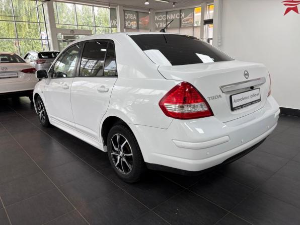 Nissan Tiida I Рестайлинг с пробегом 2013 года, цена 644 000 рублей, 212000 км, седан, Автокод Объявления