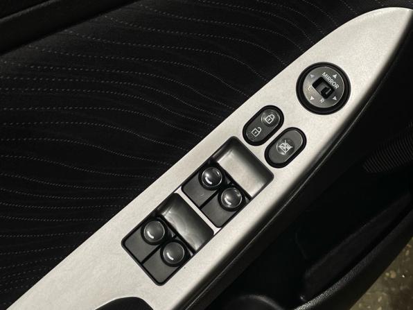 Hyundai Solaris I Рестайлинг с пробегом 2016 года, цена 1 040 000 рублей, 173625 км, седан, Автокод Объявления