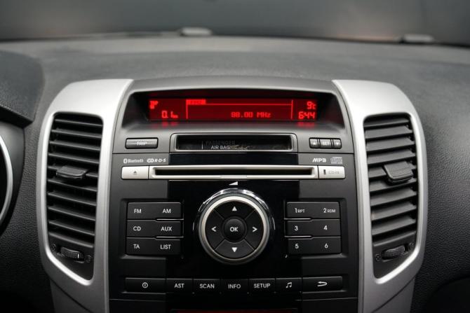 Kia Venga I с пробегом 2012 года, цена 980 000 рублей, 276932 км, минивэн, Автокод Объявления