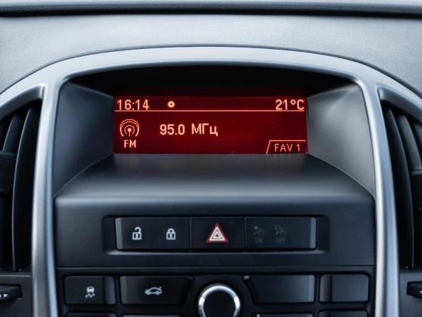 Opel Astra J Рестайлинг с пробегом 2012 года, цена 745 000 рублей, 246652 км, седан, Автокод Объявления
