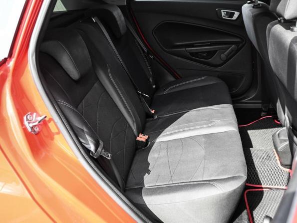 Ford Fiesta Mk6 Рестайлинг с пробегом 2018 года, цена 974 000 рублей, 76562 км, хэтчбек, Автокод Объявления