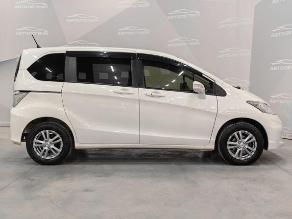Honda Freed I Рестайлинг с пробегом 2013 года, цена 1 399 000 рублей, 62572 км, компактвэн, Автокод Объявления