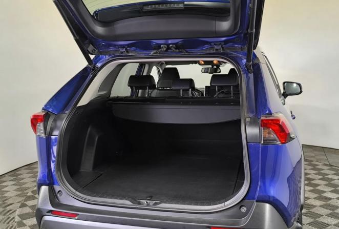 Toyota RAV4 V (XA50) с пробегом 2021 года, цена 3 700 000 рублей, 109145 км, внедорожник, Автокод Объявления