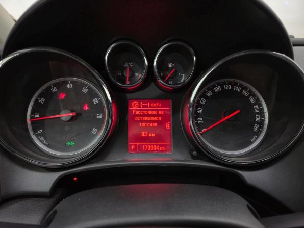Opel Astra J Рестайлинг с пробегом 2013 года, цена 650 000 рублей, 173933 км, хэтчбек, Автокод Объявления