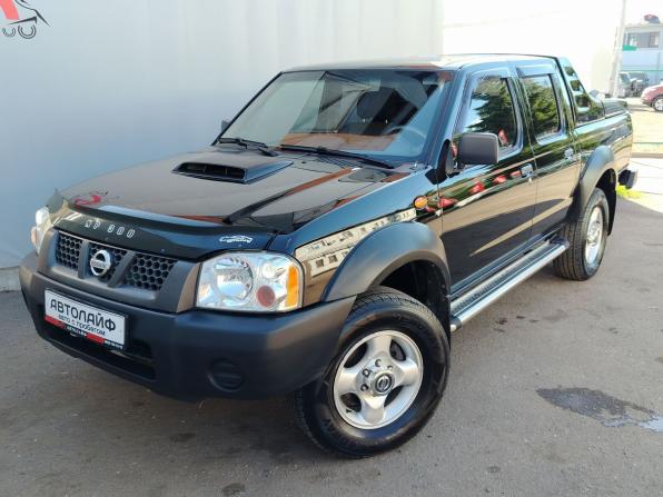 Nissan NP300 с пробегом 2012 года, цена 1 100 000 рублей, 205939 км, offers.body_type.unknown, Автокод Объявления
