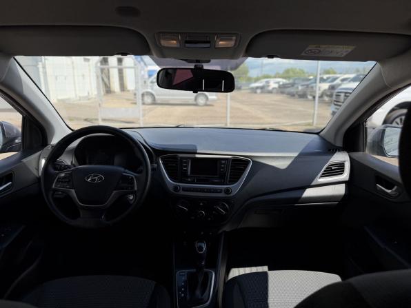 Hyundai Solaris II с пробегом 2018 года, цена 975 000 рублей, 250000 км, седан, Автокод Объявления