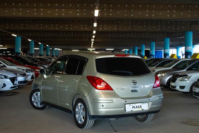 Nissan Tiida I с пробегом 2008 года, цена 629 000 рублей, 262144 км, хэтчбек, Автокод Объявления
