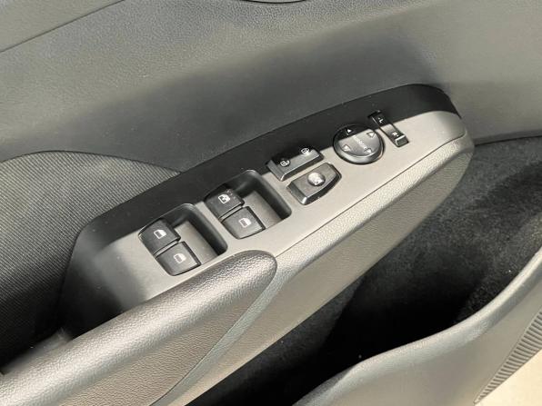 Hyundai Solaris II с пробегом 2019 года, цена 1 585 000 рублей, 72300 км, седан, Автокод Объявления