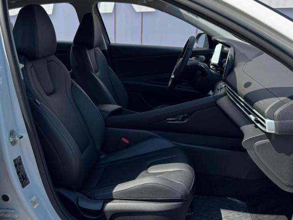 Hyundai Elantra VII (CN7) Рестайлинг с пробегом 2025 года, цена 2 930 000 рублей, 100 км, седан, Автокод Объявления