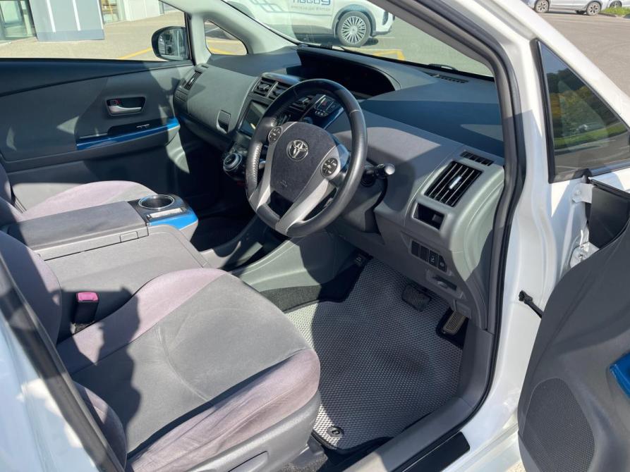 Toyota Prius Alpha I (ZVW40/41) Томск  - изображение 16