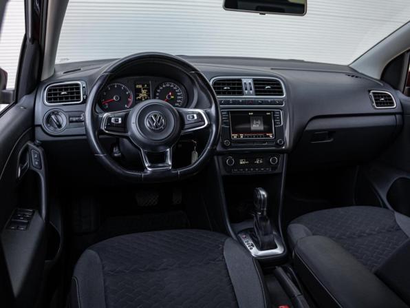 Volkswagen Polo V Рестайлинг с пробегом 2019 года, цена 1 450 000 рублей, 129039 км, седан, Автокод Объявления