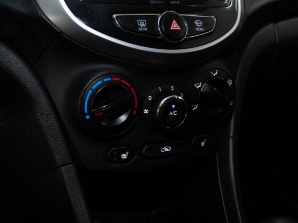 Hyundai Solaris I с пробегом 2013 года, цена 911 000 рублей, 136000 км, седан, Автокод Объявления