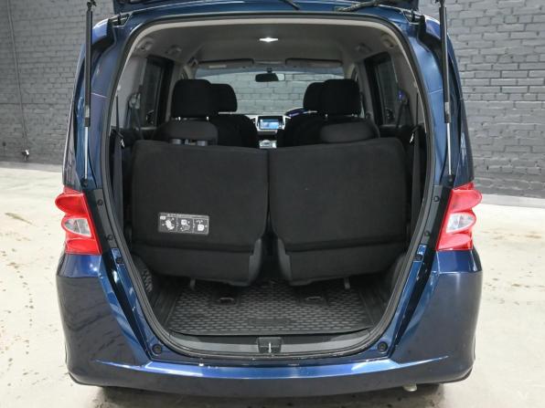 Honda Freed I Рестайлинг с пробегом 2011 года, цена 1 040 000 рублей, 153558 км, компактвэн, Автокод Объявления