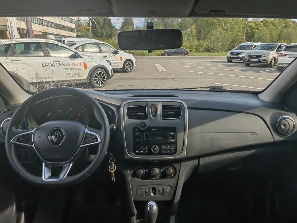 Renault Sandero II Рестайлинг с пробегом 2020 года, цена 1 335 000 рублей, 80000 км, хэтчбек, Автокод Объявления