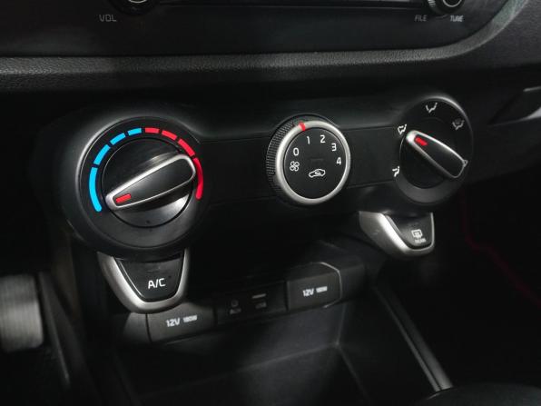 Kia Rio IV с пробегом 2018 года, цена 1 299 000 рублей, 91400 км, седан, Автокод Объявления