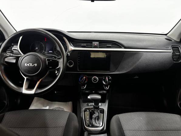 Kia Rio IV Рестайлинг с пробегом 2021 года, цена 1 690 000 рублей, 55874 км, седан, Автокод Объявления