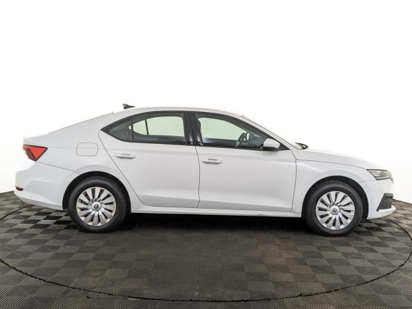 Skoda Octavia IV (A8) с пробегом 2021 года, цена 2 415 000 рублей, 73007 км, лифтбек, Автокод Объявления