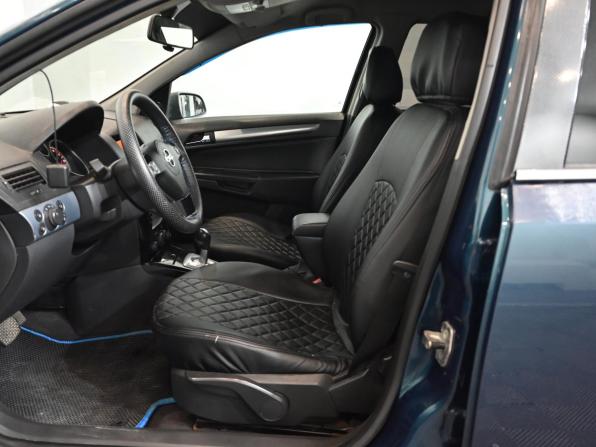Opel Astra H Рестайлинг с пробегом 2008 года, цена 330 000 рублей, 282572 км, седан, Автокод Объявления