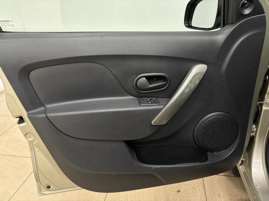 Renault Sandero II Рестайлинг Альметьевск  - изображение 9