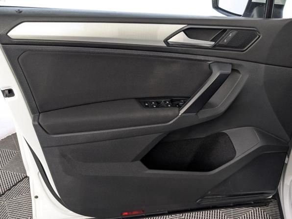 Volkswagen Tiguan II с пробегом 2017 года, цена 1 795 000 рублей, 111549 км, внедорожник, Автокод Объявления