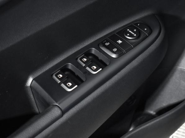 Kia Rio IV Рестайлинг с пробегом 2020 года, цена 1 519 000 рублей, 118140 км, седан, Автокод Объявления