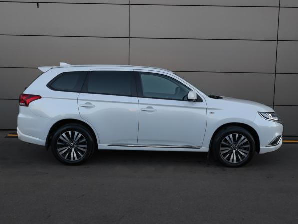 Mitsubishi Outlander III Рестайлинг 3 с пробегом 2022 года, цена 2 298 000 рублей, 47112 км, внедорожник, Автокод Объявления