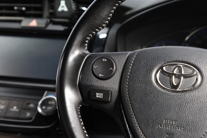 Toyota Corolla XI (E160 E170) Рестайлинг 2 с пробегом 2018 года, цена 1 749 000 рублей, 126984 км, универсал, Автокод Объявления