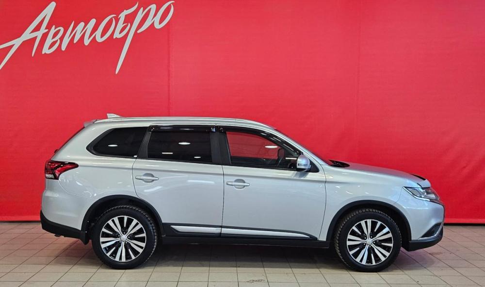 Mitsubishi Outlander III Рестайлинг 3 Вологда  - изображение 6