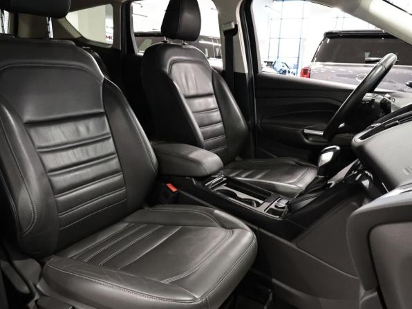 Ford Kuga II Рестайлинг с пробегом 2017 года, цена 1 650 000 рублей, 165864 км, внедорожник, Автокод Объявления