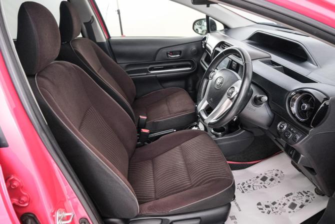 Toyota Aqua I Рестайлинг с пробегом 2015 года, цена 999 000 рублей, 137500 км, хэтчбек, Автокод Объявления