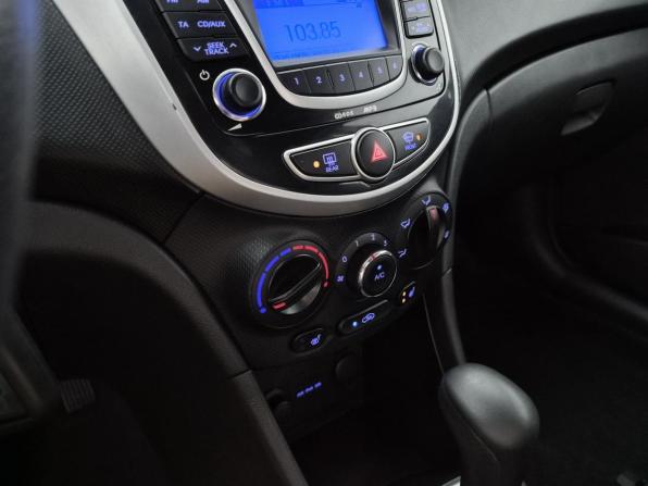 Hyundai Solaris I с пробегом 2013 года, цена 684 000 рублей, 138409 км, хэтчбек, Автокод Объявления