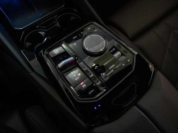 BMW 5 серии VIII (G60/G61/G68) с пробегом 2023 года, цена 6 837 000 рублей, 38765 км, седан, Автокод Объявления
