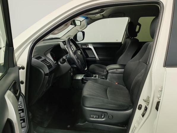 Toyota Land Cruiser Prado 150 Series Рестайлинг 2 с пробегом 2020 года, цена 4 149 000 рублей, 180312 км, внедорожник, Автокод Объявления