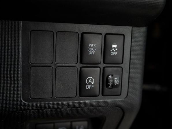 Toyota Spade с пробегом 2018 года, цена 1 070 000 рублей, 20333 км, компактвэн, Автокод Объявления