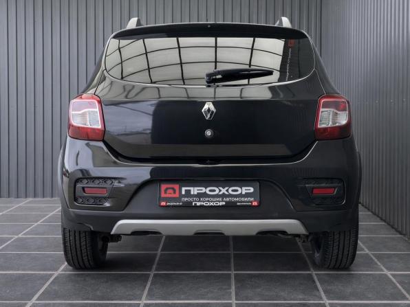 Renault Sandero II с пробегом 2015 года, цена 877 000 рублей, 118000 км, хэтчбек, Автокод Объявления