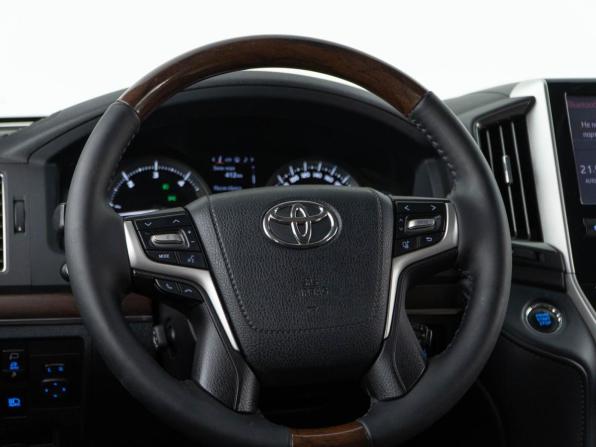 Toyota Land Cruiser 200 Series Рестайлинг 2 с пробегом 2017 года, цена 5 299 900 рублей, 220134 км, внедорожник, Автокод Объявления