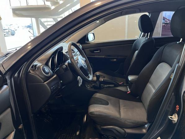 Mazda 3 I (BK) Рестайлинг с пробегом 2006 года, цена 236 000 рублей, 733166 км, седан, Автокод Объявления