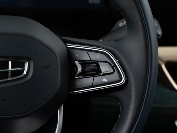 Geely Monjaro I с пробегом 2023 года, цена 3 149 046 рублей, 42243 км, внедорожник, Автокод Объявления