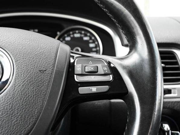 Volkswagen Touareg II с пробегом 2012 года, цена 1 598 000 рублей, 238078 км, внедорожник, Автокод Объявления