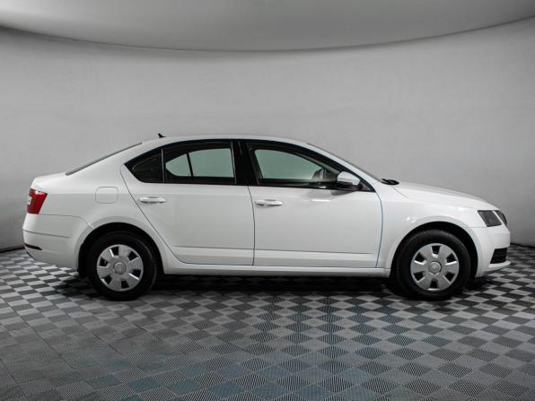Skoda Octavia III (A7) Рестайлинг с пробегом 2017 года, цена 1 137 000 рублей, 209207 км, лифтбек, Автокод Объявления