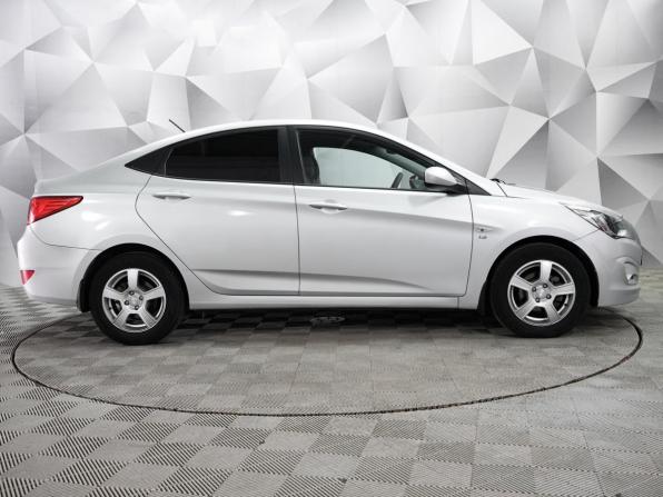 Hyundai Solaris I Рестайлинг с пробегом 2015 года, цена 1 100 000 рублей, 133049 км, седан, Автокод Объявления