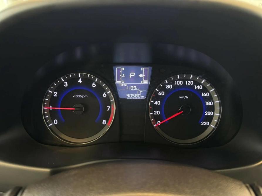 Hyundai Solaris I Рестайлинг Подольск  - изображение 19