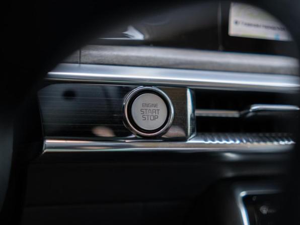Kia K5 III с пробегом 2021 года, цена 3 099 000 рублей, 46146 км, седан, Автокод Объявления