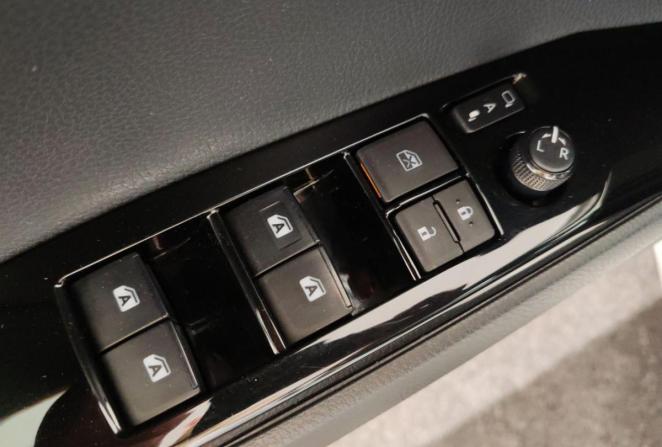 Toyota Camry VIII (XV70) Рестайлинг с пробегом 2020 года, цена 2 490 000 рублей, 105830 км, седан, Автокод Объявления