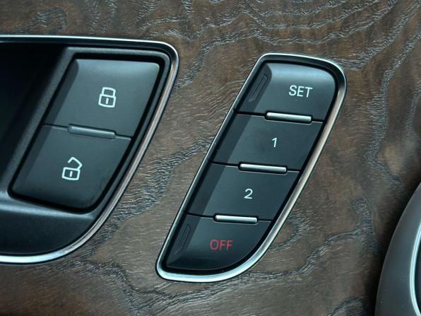 Audi A6 IV (C7) Рестайлинг с пробегом 2015 года, цена 1 720 000 рублей, 246551 км, седан, Автокод Объявления